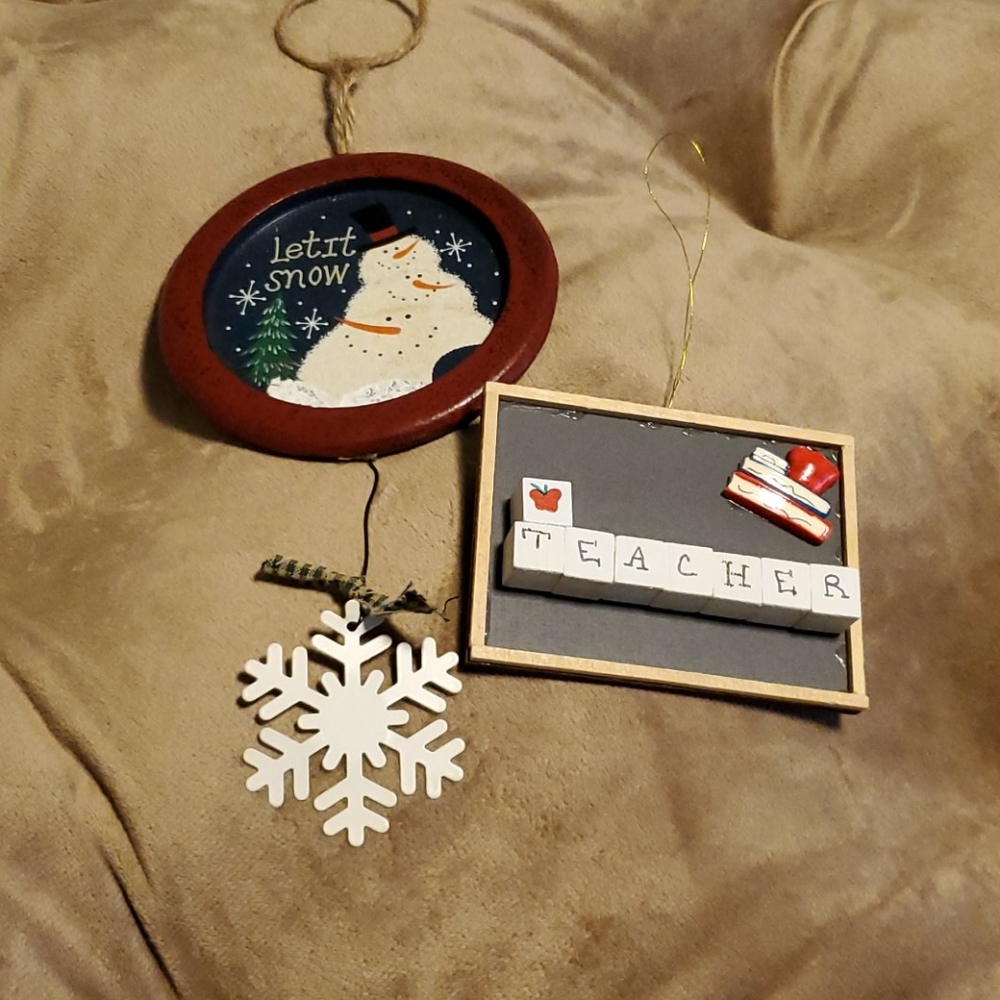 2 Ornaments